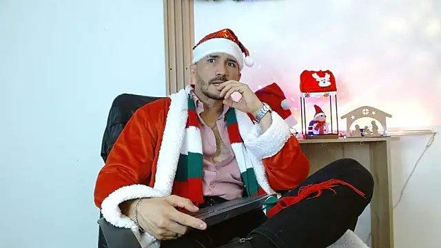 Snapshot of Reiko_85_ chatting on 4, 12, 2025 Reiko 85 online show from 4, 12, 2025