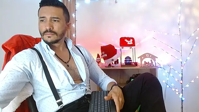 Snapshot of Reiko_85_ chatting on 15, 12, 2025 Reiko 85 online show from 15, 12, 2025