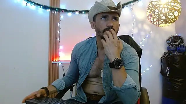 Snapshot of Reiko_85_ chatting on 16, 12, 2025 Reiko 85 online show from 16, 12, 2025