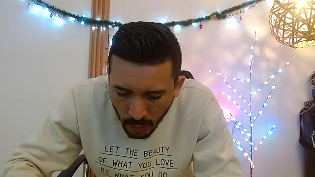 Snapshot of Reiko_85_ chatting on 20, 12, 2025 Reiko 85 online show from 20, 12, 2025