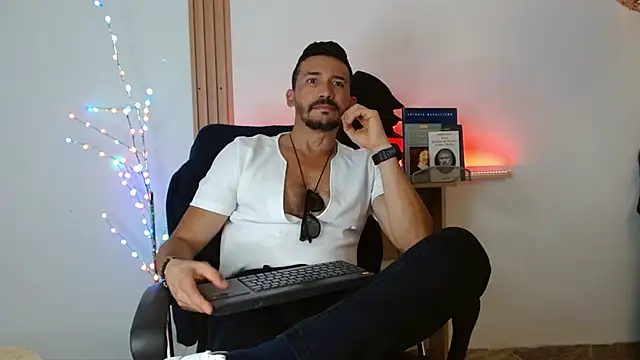 Snapshot of Reiko_85_ chatting on 10, 1, 2026 Reiko 85 online show from 10, 1, 2026