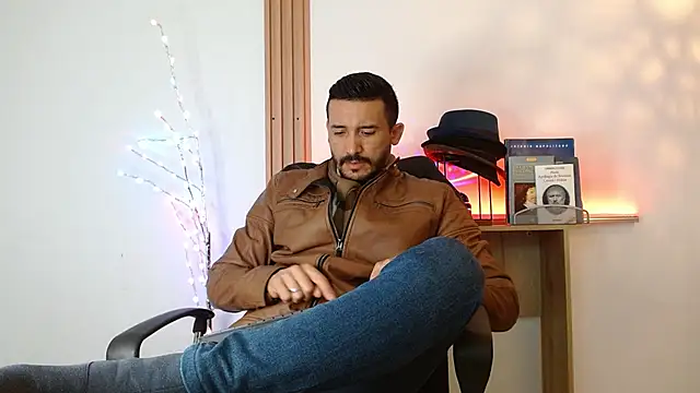 Snapshot of Reiko_85_ chatting on 12, 1, 2026 Reiko 85 online show from 12, 1, 2026