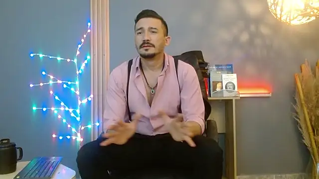 Snapshot of Reiko_85_ chatting on 2, 2, 2026 Reiko 85 online show from 2, 2, 2026