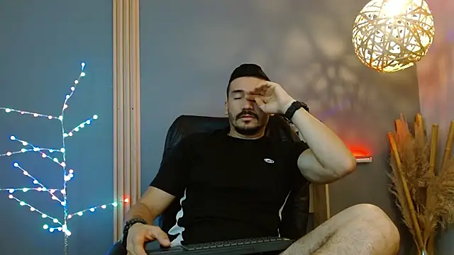 Snapshot of Reiko_85_ chatting on 8, 2, 2026 Reiko 85 online show from 8, 2, 2026