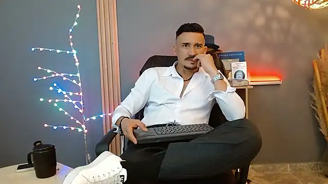 Snapshot of Reiko_85_ chatting on 10, 2, 2026 Reiko 85 online show from 10, 2, 2026