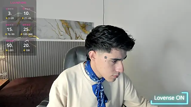 Snapshot of Dyla_n18 chatting on 7, 5, 2026 Dyla n18 online show from 7, 5, 2026
