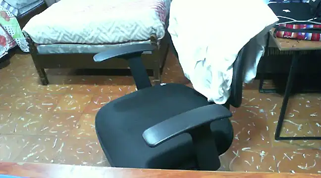 Snapshot of Roberto3102 chatting on 4, 1, 2025 Roberto3102 online show from 4, 1, 2025