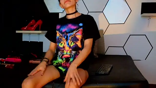 haileycat online show from 28, 2, 2025