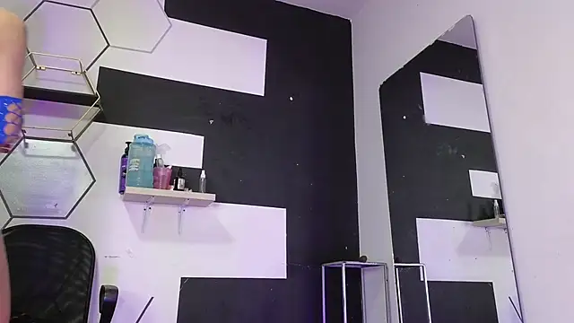 haileycat online show from 10, 10, 2025