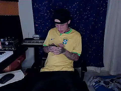 Snapshot of patrik_tattoo_ chatting on 7, 1, 2025 patrik tattoo online show from 7, 1, 2025