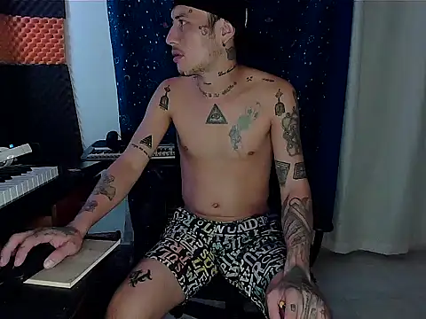 Snapshot of patrik_tattoo_ chatting on 5, 2, 2025 patrik tattoo online show from 5, 2, 2025