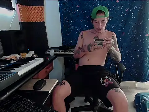 Snapshot of patrik_tattoo_ chatting on 2, 3, 2025 patrik tattoo online show from 2, 3, 2025