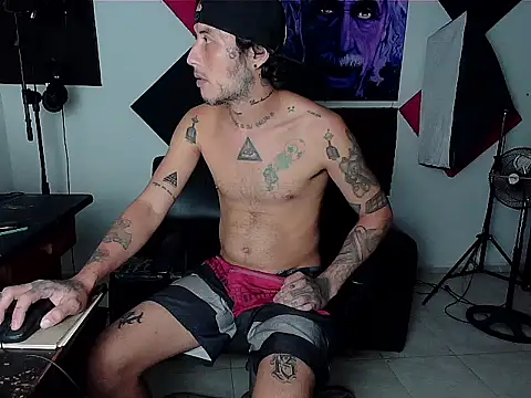 Snapshot of patrik_tattoo_ chatting on 25, 9, 2025 patrik tattoo online show from 25, 9, 2025
