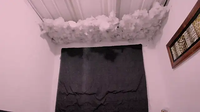 Snapshot of Lauu_G chatting on 6, 11, 2025 Lauu G online show from 6, 11, 2025