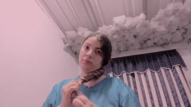 Snapshot of Lauu_G chatting on 29, 11, 2025 Lauu G online show from 29, 11, 2025