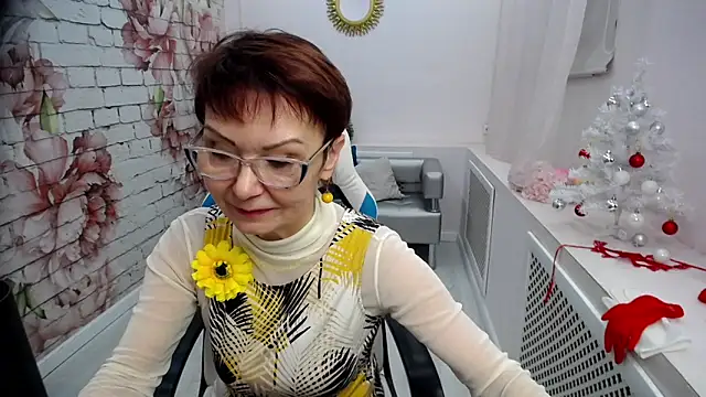 Snapshot of Cutie_Asya chatting on 4, 1, 2025 Cutie Asya online show from 4, 1, 2025