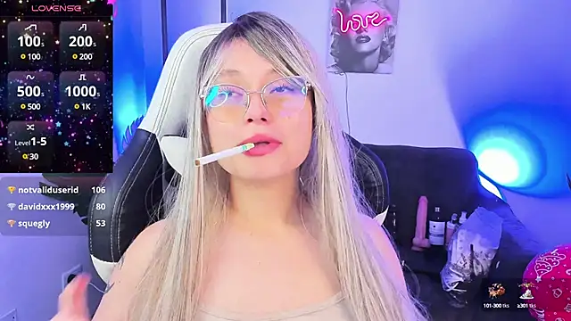 Snapshot of blackberrys_ chatting on 4, 1, 2025 blackberrys  online show from 4, 1, 2025