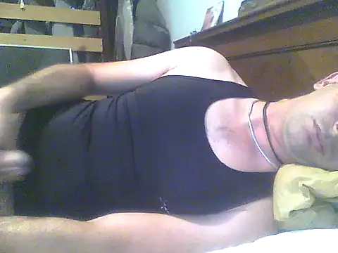 Snapshot of frank32love chatting on 5, 1, 2025 frank32love online show from 5, 1, 2025