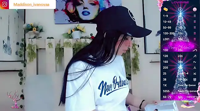 Madisson Ivanova online show from 7, 12, 2024