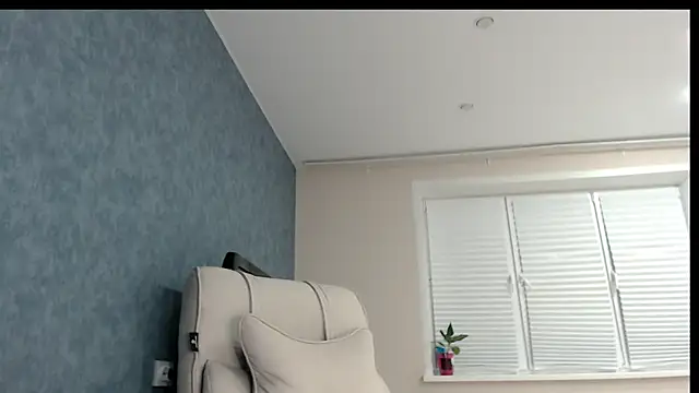 Nora Star online show from 17, 4, 2026