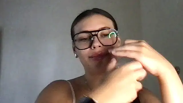 Snapshot of MoonriseGoddess chatting on 6, 7, 2026 MoonriseGoddess online show from 6, 7, 2026