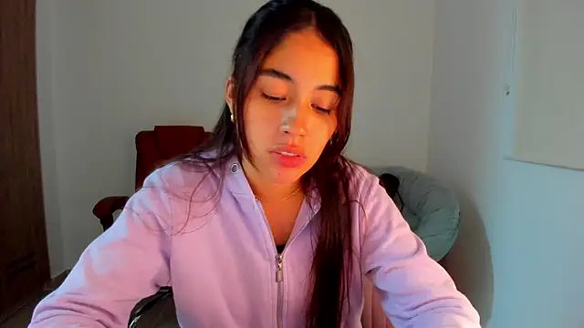 AriaMontgomery online show from 10, 3, 2025