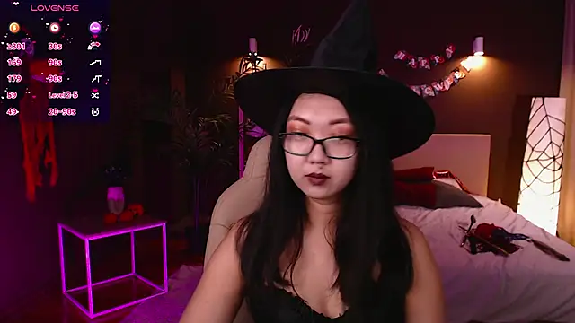 Snapshot of Marine_Vact chatting on 31, 10, 2025 Marine Vact online show from 31, 10, 2025