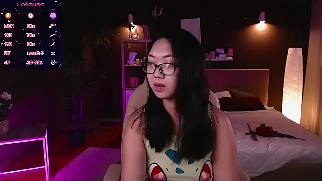 Snapshot of Marine_Vact chatting on 4, 11, 2025 Marine Vact online show from 4, 11, 2025