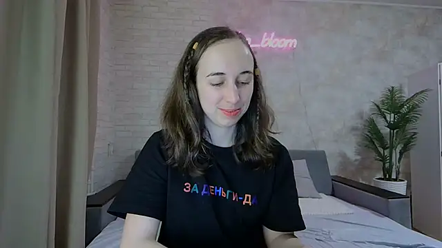 Snapshot of Anika_bloom chatting on 7, 2, 2025 Anika bloom online show from 7, 2, 2025