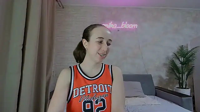 Snapshot of Anika_bloom chatting on 13, 2, 2025 Anika bloom online show from 13, 2, 2025
