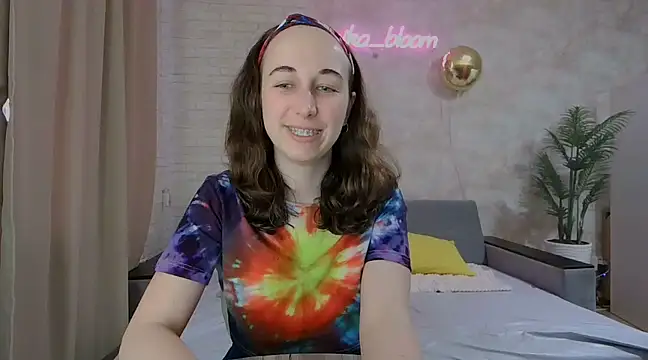 Snapshot of Anika_bloom chatting on 17, 2, 2025 Anika bloom online show from 17, 2, 2025