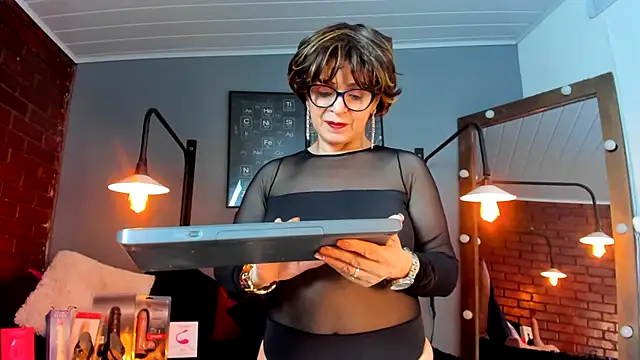 Samantha mature56 online show from 13, 3, 2026