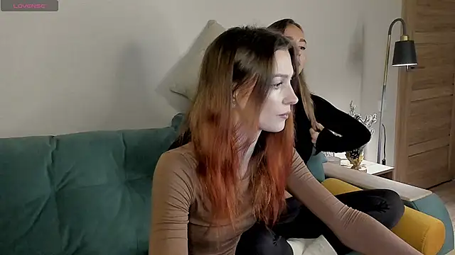 Snapshot of Fox_sky_Fox chatting on 12, 12, 2024 Fox sky Fox online show from 12, 12, 2024