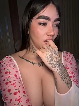 Snapshot of Nickiiiii chatting on 4, 2, 2026 Nickiiiii online show from 4, 2, 2026