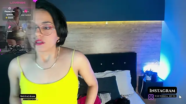 Snapshot of victoria_byte chatting on 22, 9, 2025 victoria byte online show from 22, 9, 2025