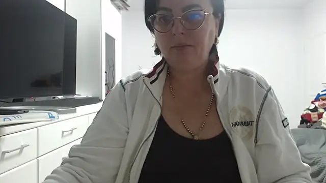 Snapshot of Amandamuller1982 chatting on 6, 11, 2025 Amandamuller1982 online show from 6, 11, 2025