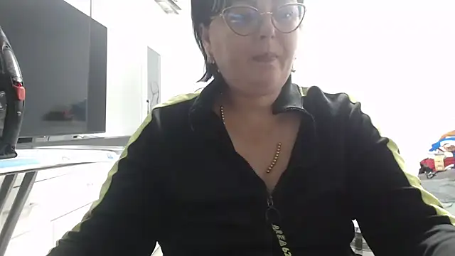 Snapshot of Amandamuller1982 chatting on 11, 11, 2025 Amandamuller1982 online show from 11, 11, 2025