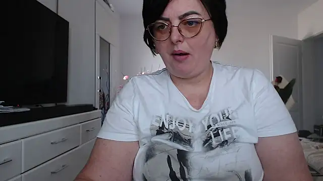 Snapshot of Amandamuller1982 chatting on 5, 3, 2026 Amandamuller1982 online show from 5, 3, 2026