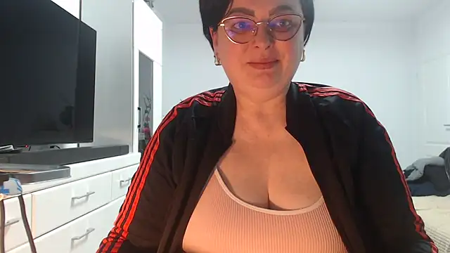 Snapshot of Amandamuller1982 chatting on 3, 4, 2026 Amandamuller1982 online show from 3, 4, 2026