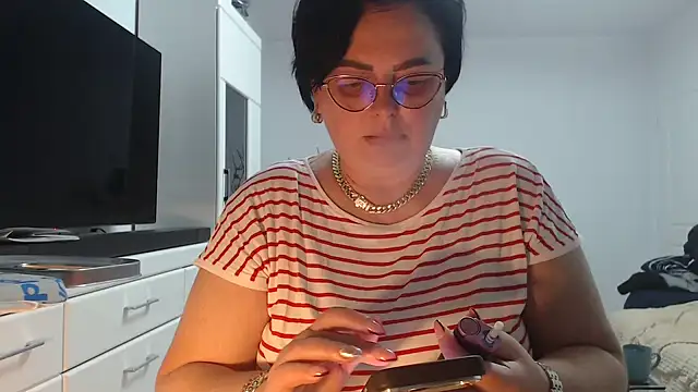 Snapshot of Amandamuller1982 chatting on 6, 4, 2026 Amandamuller1982 online show from 6, 4, 2026