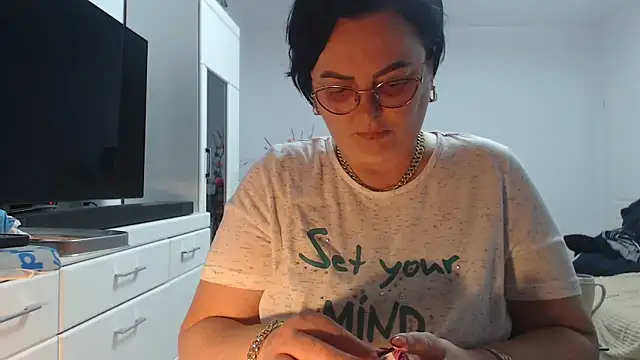 Snapshot of Amandamuller1982 chatting on 7, 4, 2026 Amandamuller1982 online show from 7, 4, 2026