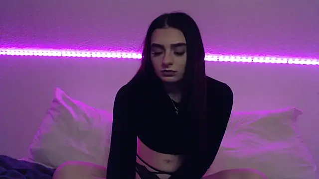 Snapshot of AdelinaAlia chatting on 12, 3, 2025 AdelinaAlia online show from 12, 3, 2025