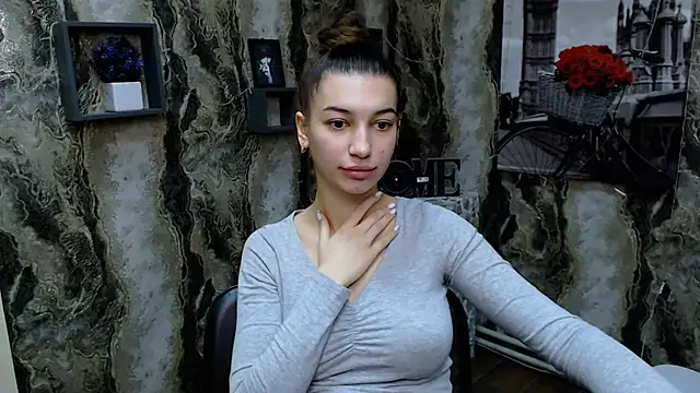 KarolinaRosse  online show from 17, 1, 2025