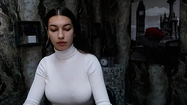 KarolinaRosse  online show from 28, 1, 2025