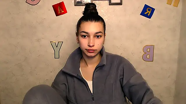 KarolinaRosse  online show from 20, 2, 2025