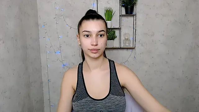 KarolinaRosse  online show from 18, 3, 2025