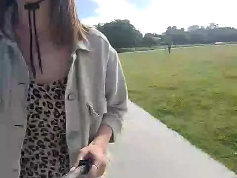 Snapshot of M1lfa chatting on 20, 12, 2024 M1lfa online show from 20, 12, 2024