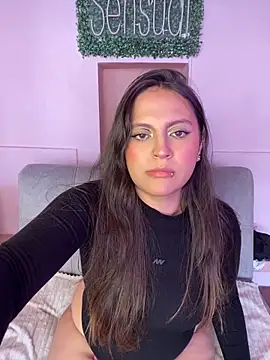 Snapshot of PoliBenett_ chatting on 1, 2, 2025 PoliBenett  online show from 1, 2, 2025