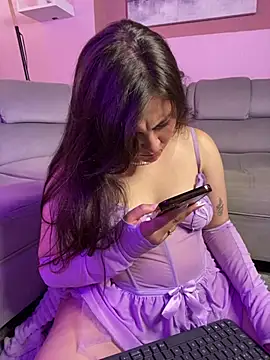 Snapshot of PoliBenett_ chatting on 4, 2, 2025 PoliBenett  online show from 4, 2, 2025