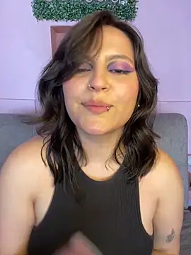 Snapshot of PoliBenett_ chatting on 6, 2, 2025 PoliBenett  online show from 6, 2, 2025